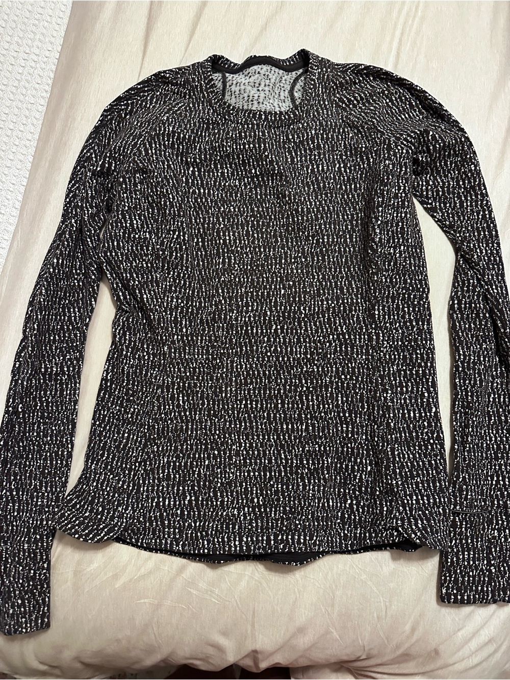 Lululemon Women's Black and White Long Sleeve Knit Top